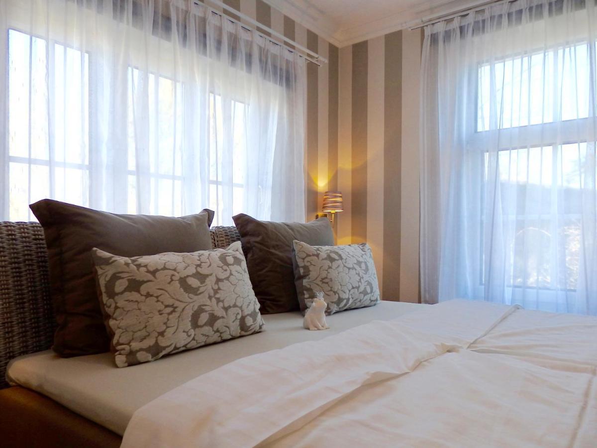 Strandhotel Villa Louisa & Appartementhaeuser Villa Josephine Und Villa Christine Юліусрух Екстер'єр фото